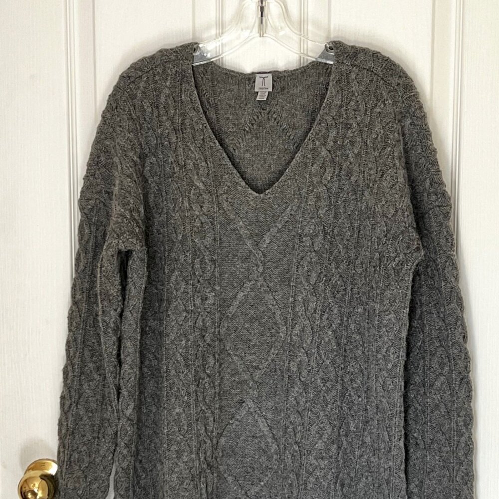 Tristan Long Grey Sweater - Medium